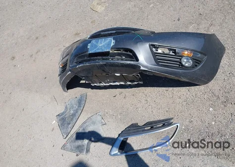 2011 Saab 9-5 Turbo4/Turbo4 Premium z USA, uszkodzony, nr VIN YS3GN4AR1B4003658